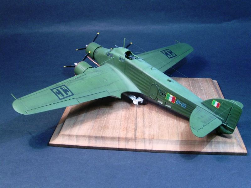 Savoia-Marchetti SM.79III

Elkészülve.