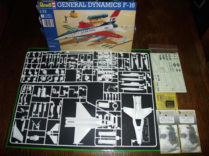 1/72 Revell General Dinamycs F-16 CMK és MASTER kiegészítőkel és + gyanta katapult ülés

10850.-