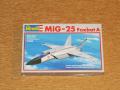 Revell 1_144 MiG-25 Foxbat A makett