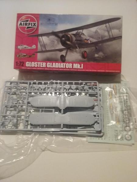 AIRFIX GLOSTER 3000FT