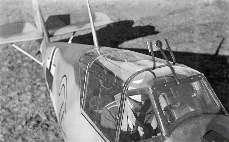 Messerschmitt-Bf-109E3-Yellow-2-canopy-profile-showing-rearview-mirror assembly-01