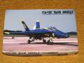 Micro Ace 1_144 F_A-18C Blue Angels három makett egy dobozban 4.800.-