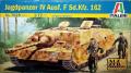 Italeri 7028 Jagdpanzer IV Ausf. F Sd.Kfz. 162; 2 tankos figurával