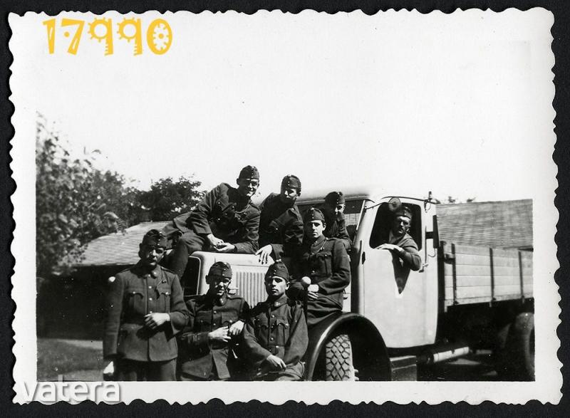 katonak-katonai-teherauton-debrecen-jarmu-kozlekedes-2-vilaghaboru-1940-1940-es-evek-eredet-9d0b_1_big 1940-09-01 Debrecen