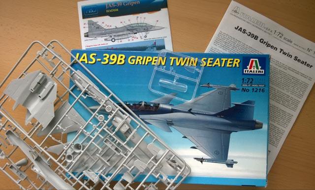 Gripen Jas-39 B - 4000Ft

Jas-39 B Gripen	1/72	Italeri	+HAD matrica