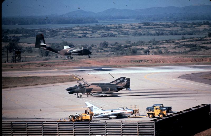 Phu Cat AB, RVN 1971, MiG-17F