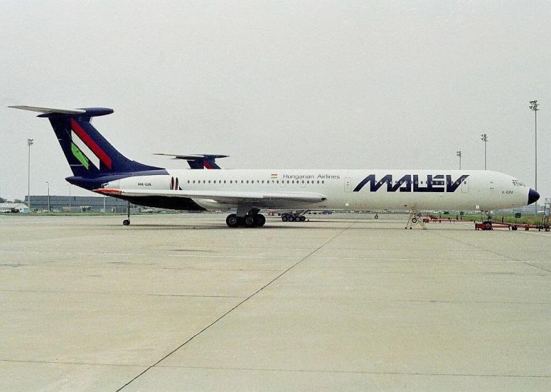 Malév Il-62
