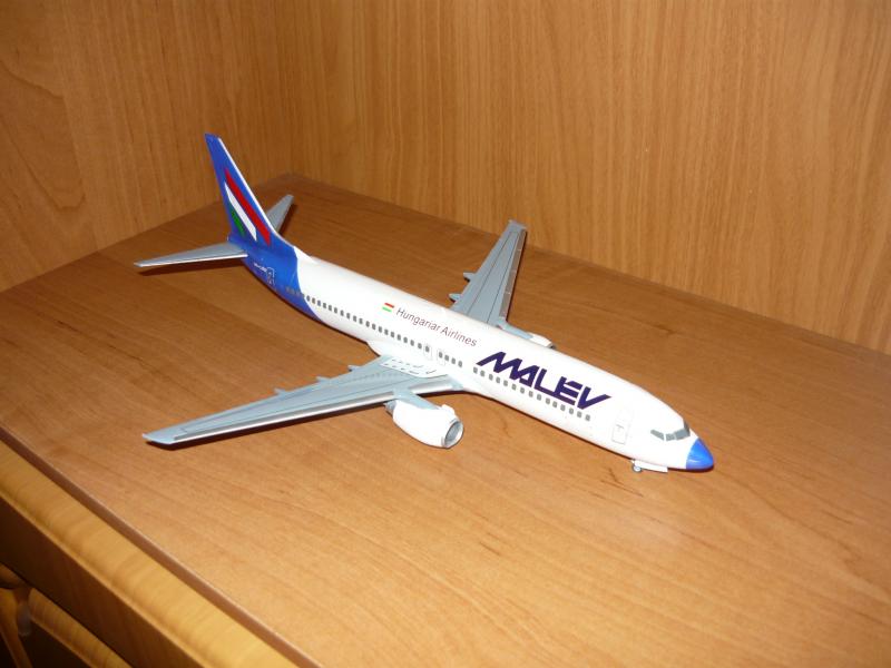 14

Boeing 737-800 Malév