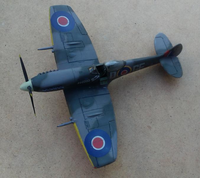 Heller Spitfire MK.XVI.E -1