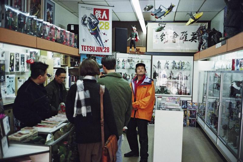 Robin Williams egy San Francisco-i makettboltban - 1993